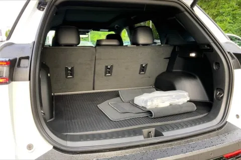More photos of 2026 Chevrolet Equinox RS at Cable Dahmer Chevrolet of Kansas City, MO