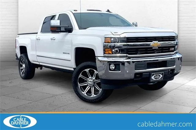 White 2015 Chevrolet Silverado 2500 HD LTZ for sale in Kansas City, MO