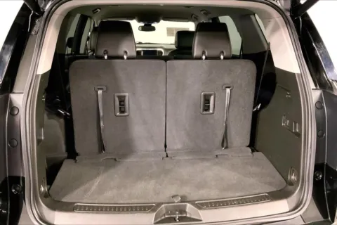 More photos of 2023 GMC Acadia SLT at Cable Dahmer Chevrolet of Kansas City, MO