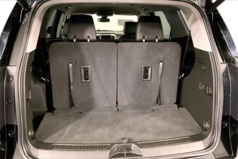 More photos of 2023 GMC Acadia SLT at Cable Dahmer Chevrolet of Kansas City, MO