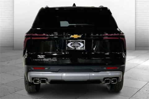 More photos of 2026 Chevrolet Traverse LT at Cable Dahmer Chevrolet of Kansas City, MO
