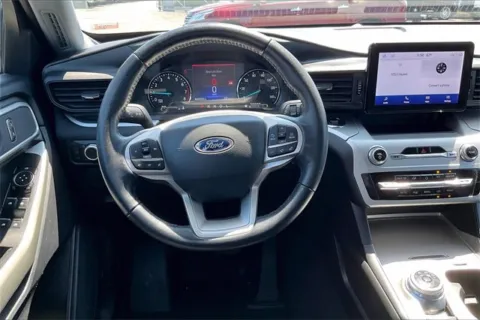 More photos of 2022 Ford Explorer XLT at Cable Dahmer Chevrolet of Kansas City, MO