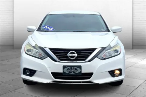 Photos of 2018 Nissan Altima 2.5 SV for sale in Kansas City, MO at Cable Dahmer Chevrolet of Kansas City