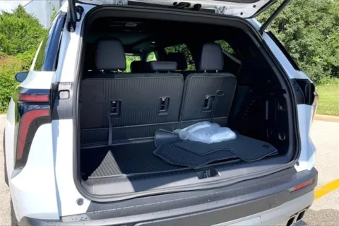 More photos of 2026 Chevrolet Traverse Z71 at Cable Dahmer Chevrolet of Kansas City, MO
