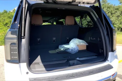 More photos of 2025 Chevrolet Suburban High Country at Cable Dahmer Chevrolet of Kansas City, MO