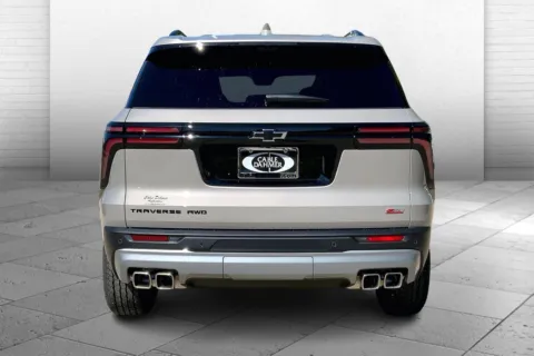 More photos of 2026 Chevrolet Traverse AWD Z71 at Cable Dahmer Chevrolet of Kansas City, MO