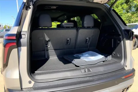More photos of 2026 Chevrolet Traverse Z71 at Cable Dahmer Chevrolet of Kansas City, MO
