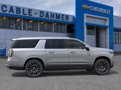More photos of 2025 Chevrolet Suburban High Country at Cable Dahmer Chevrolet of Kansas City, MO
