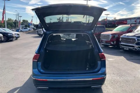 More photos of 2020 Volkswagen Tiguan SE at Cable Dahmer Chevrolet of Kansas City, MO