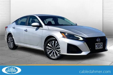 Silver 2023 Nissan Altima 2.5 SV for sale in Kansas City, MO