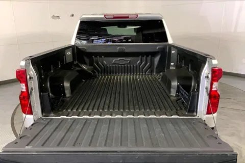 More photos of 2022 Chevrolet Silverado 1500 LT at Cable Dahmer Chevrolet of Kansas City, MO