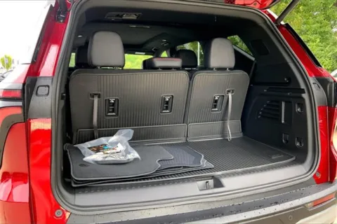 More photos of 2026 Chevrolet Traverse Z71 at Cable Dahmer Chevrolet of Kansas City, MO
