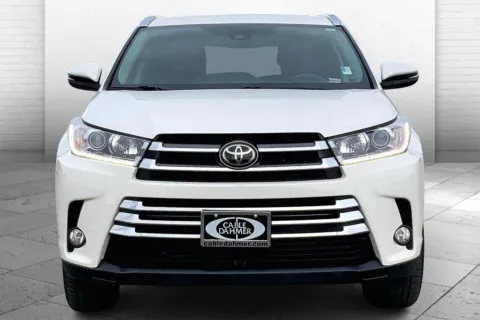 Photos of 2017 Toyota Highlander Limited for sale in Kansas City, MO at Cable Dahmer Chevrolet of Kansas City