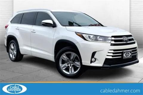 White 2017 Toyota Highlander Limited for sale in Kansas City, MO