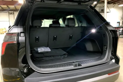 More photos of 2026 Chevrolet Equinox AWD LT at Cable Dahmer Chevrolet of Kansas City, MO