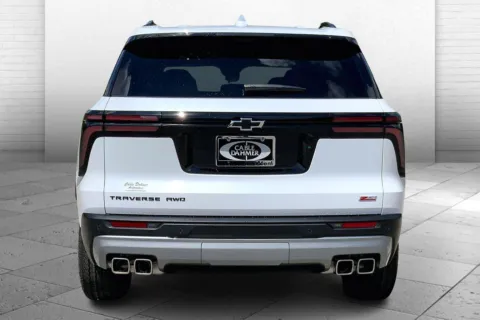 More photos of 2026 Chevrolet Traverse AWD Z71 at Cable Dahmer Chevrolet of Kansas City, MO