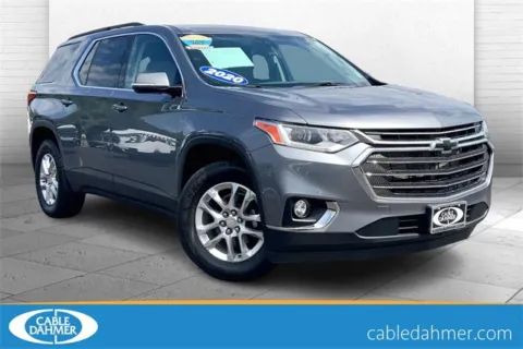 Gray 2020 Chevrolet Traverse LT Cloth for sale in Kansas City, MO