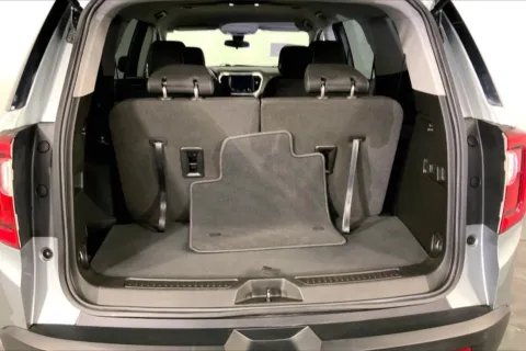 More photos of 2023 GMC Acadia SLE at Cable Dahmer Chevrolet of Kansas City, MO