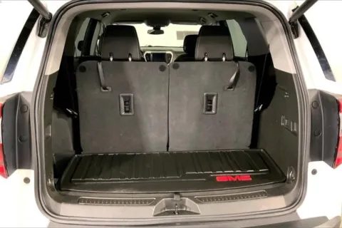 More photos of 2023 GMC Acadia SLE at Cable Dahmer Chevrolet of Kansas City, MO
