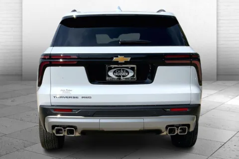 Photos of 2026 Chevrolet Traverse LT for sale in Kansas City, MO at Cable Dahmer Chevrolet of Kansas City