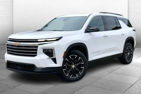 Photos of 2026 Chevrolet Traverse LT for sale in Kansas City, MO at Cable Dahmer Chevrolet of Kansas City