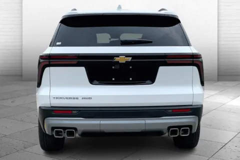 More photos of 2026 Chevrolet Traverse LT at Cable Dahmer Chevrolet of Kansas City, MO