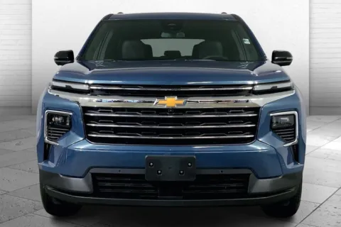 Photos of 2025 Chevrolet Traverse LT for sale in Kansas City, MO at Cable Dahmer Chevrolet of Kansas City
