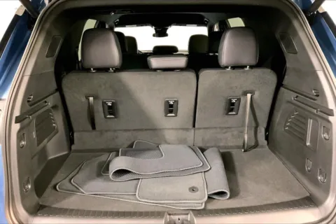 More photos of 2025 Chevrolet Traverse LT at Cable Dahmer Chevrolet of Kansas City, MO