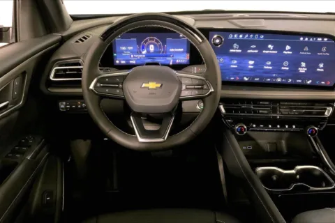 More photos of 2025 Chevrolet Traverse LT at Cable Dahmer Chevrolet of Kansas City, MO