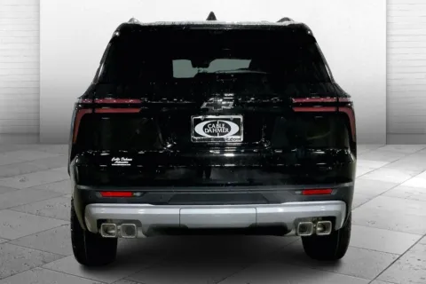 More photos of 2026 Chevrolet Traverse Z71 at Cable Dahmer Chevrolet of Kansas City, MO