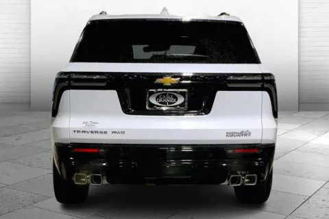 More photos of 2026 Chevrolet Traverse High Country at Cable Dahmer Chevrolet of Kansas City, MO