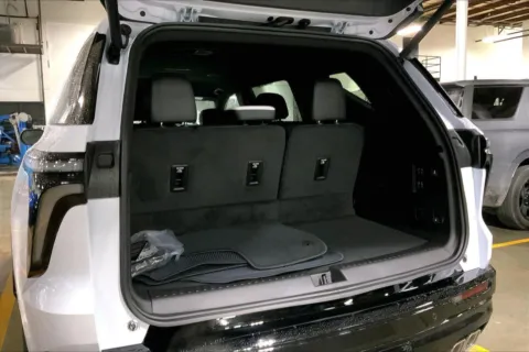 More photos of 2026 Chevrolet Traverse High Country at Cable Dahmer Chevrolet of Kansas City, MO