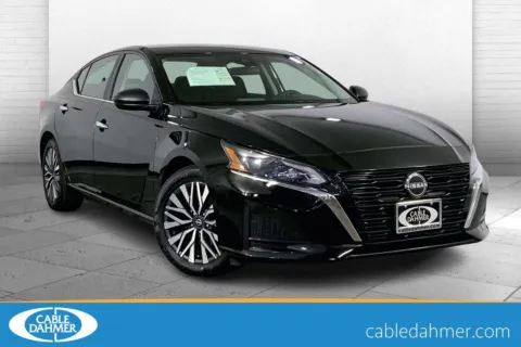 Black 2024 Nissan Altima 2.5 SV for sale in Kansas City, MO