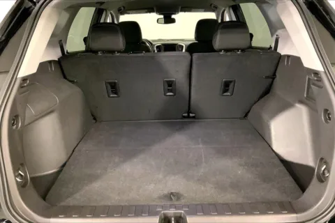 More photos of 2024 GMC Terrain SLE at Cable Dahmer Chevrolet of Kansas City, MO