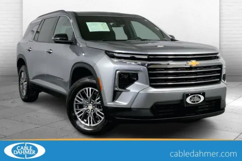 Gray 2025 Chevrolet Traverse LT for sale in Kansas City, MO