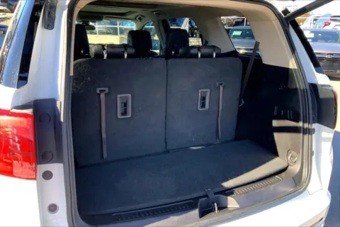 More photos of 2019 GMC Acadia Denali at Cable Dahmer Chevrolet of Kansas City, MO