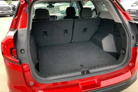 More photos of 2024 GMC Terrain SLE at Cable Dahmer Chevrolet of Kansas City, MO