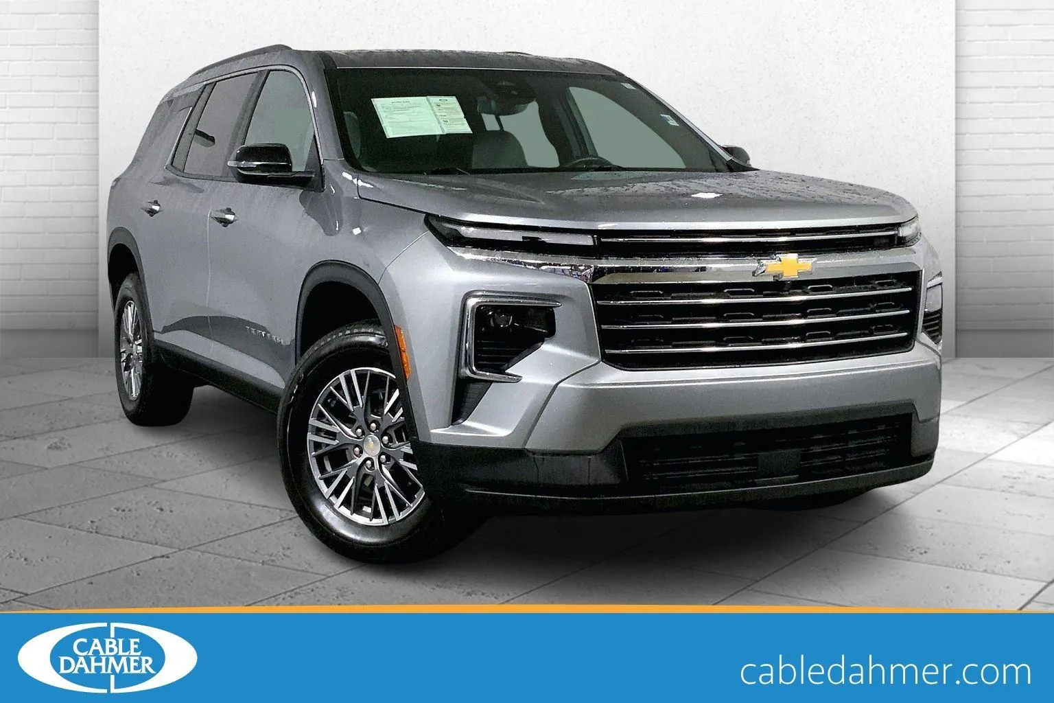 Gray 2025 Chevrolet Traverse LT for sale in Kansas City, MO