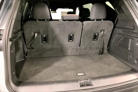 More photos of 2025 Chevrolet Traverse LT at Cable Dahmer Chevrolet of Kansas City, MO