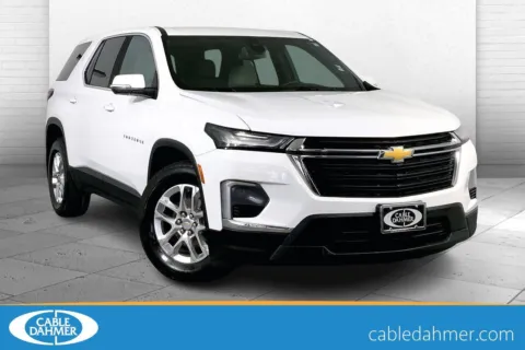 White 2023 Chevrolet Traverse LS for sale in Kansas City, MO