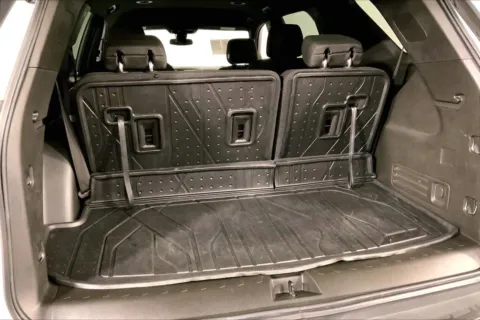 More photos of 2023 Chevrolet Traverse LT Cloth at Cable Dahmer Chevrolet of Kansas City, MO