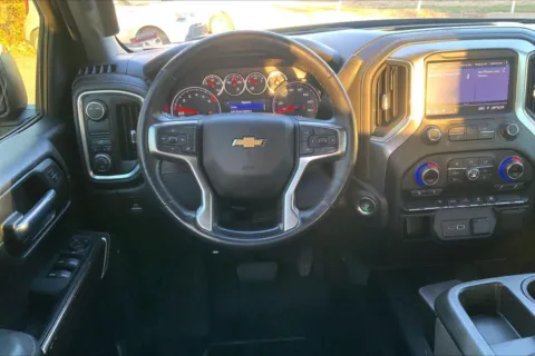 More photos of 2020 Chevrolet Silverado 1500 LT at Cable Dahmer Chevrolet of Kansas City, MO