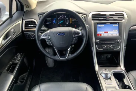 More photos of 2017 Ford Fusion SE at Cable Dahmer Chevrolet of Kansas City, MO