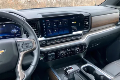 More photos of 2022 Chevrolet Silverado 1500 High Country at Cable Dahmer Chevrolet of Kansas City, MO