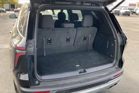 More photos of 2025 Chevrolet Traverse LT at Cable Dahmer Chevrolet of Independence, MO