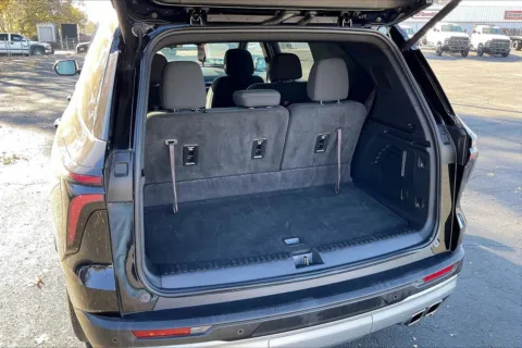 More photos of 2025 Chevrolet Traverse LT at Cable Dahmer Chevrolet of Independence, MO