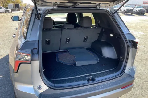 More photos of 2026 Chevrolet Equinox LT at Cable Dahmer Chevrolet of Independence, MO