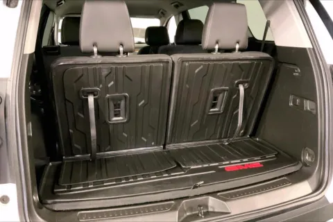 More photos of 2023 GMC Acadia SLE at Cable Dahmer Chevrolet of Independence, MO