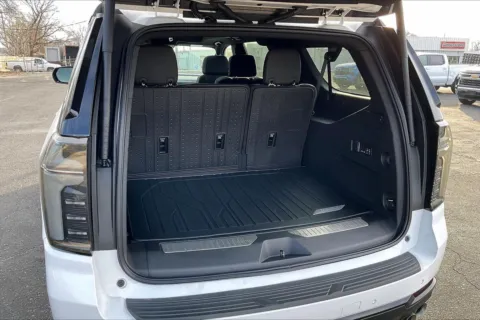 More photos of 2026 Chevrolet Suburban Z71 at Cable Dahmer Chevrolet of Independence, MO