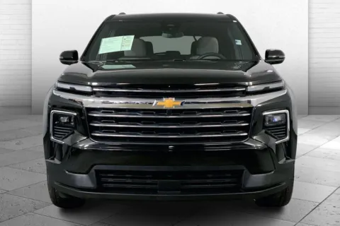 Photos of 2025 Chevrolet Traverse LT for sale in Independence, MO at Cable Dahmer Chevrolet of Independence